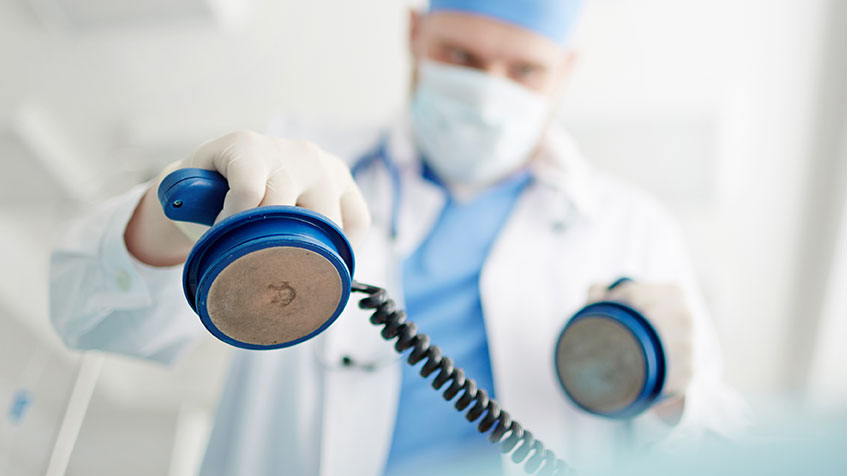 Qual è il voltaggio del defibrillatore?