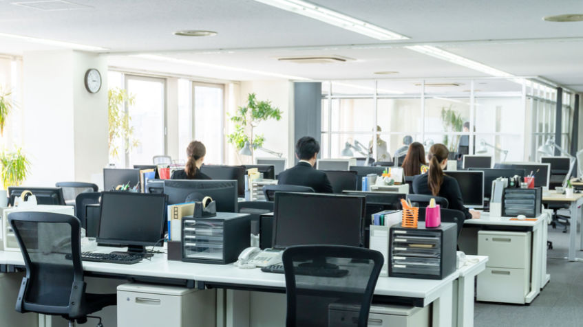 qual è consumo medio energia elettrica in ufficio