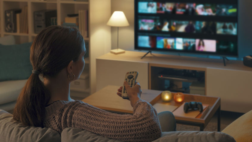 quanto consuma la tv al giorno, consumi in base ai modelli