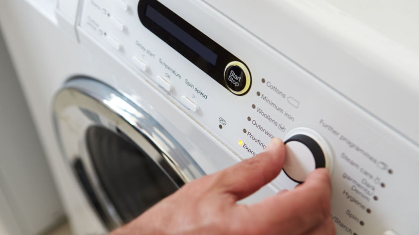 Quanto consuma una lavatrice, da cosa dipende e come risparmiare